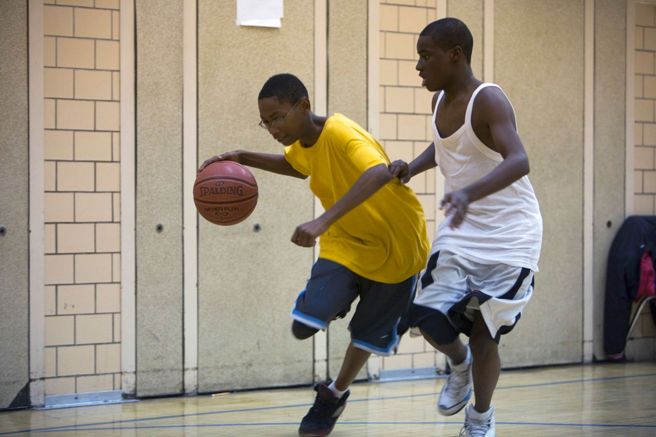 A school participating in the Healthy Schools Program, part of the Alliance for a Healthier Generation, which increases opportunities for students to exercise and play, puts healthy foods and beverages in vending machines and cafeterias, and increases resources for teachers and staff to become healthy role models. recognizing schools that have made significant achievements. John Trix Elementary School, Detroit Alliance for a healthier generation