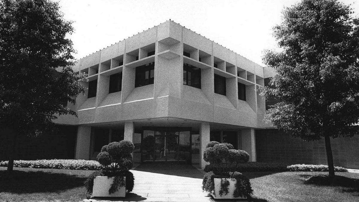 Exterior view of Robert Wood Johnson Foundation in 1990